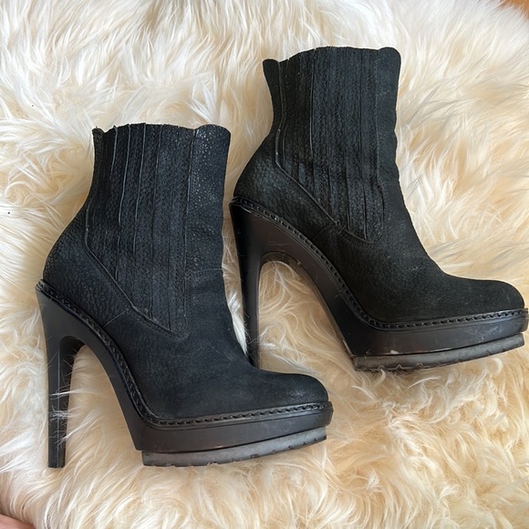 BCBG Short boots - Picture 2 of 5